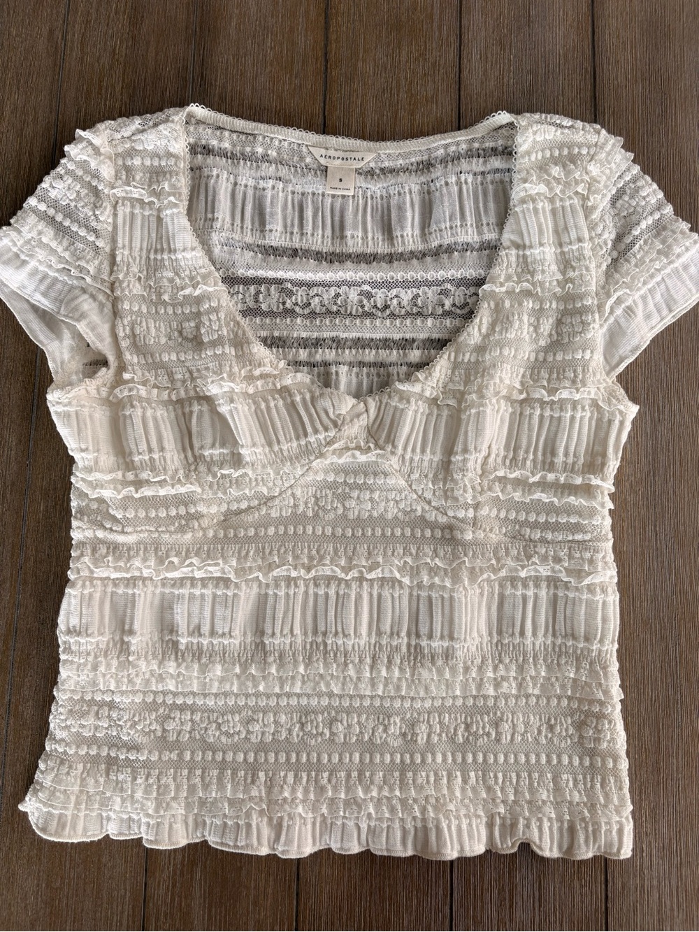 🌸Aeropostale Cream Smocked V-Neck Short Sleeve Top🌸